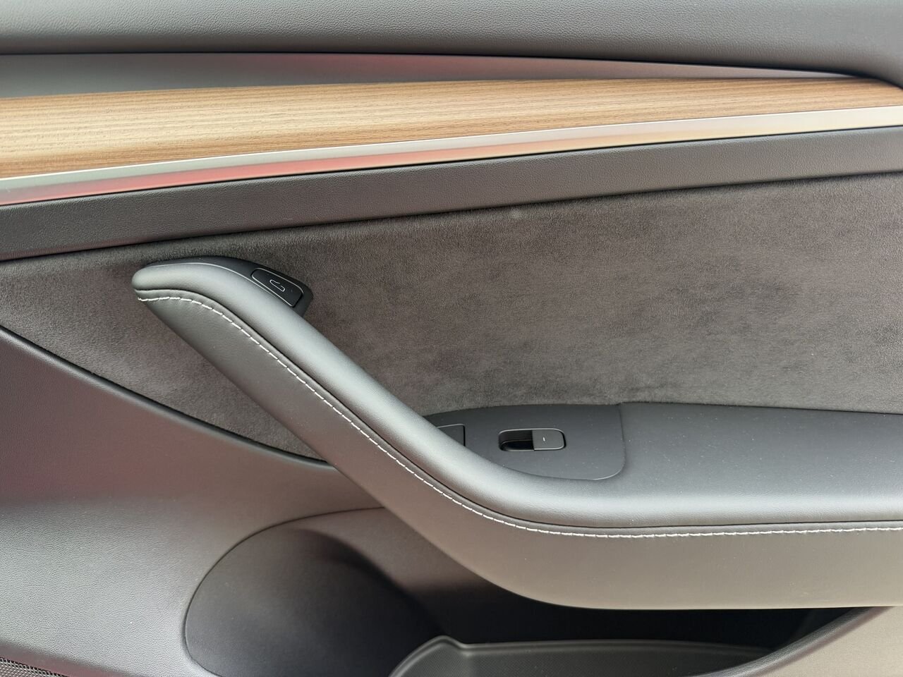 Tesla Model 3 LONG RANGE AWD 2023 Rouge Laval - photo #10