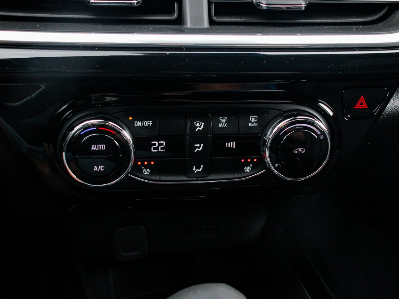2024 Chevrolet Trax FWD 4dr 2RS Yellow Sherwood Park - photo #24