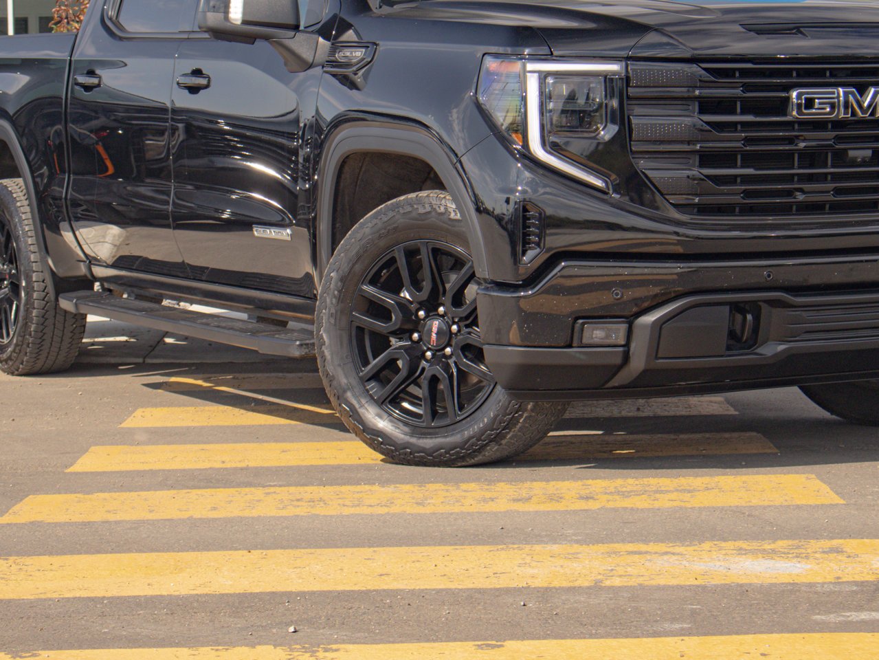 2024 GMC Sierra 1500 4WD Crew Cab 147 Elevation Black Sherwood Park - photo #5