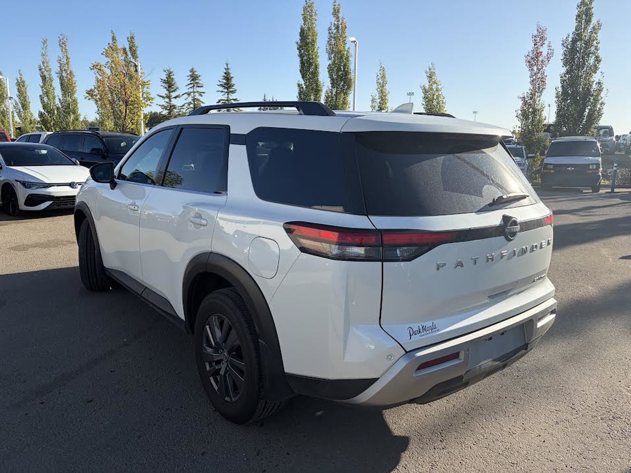2024 Nissan Pathfinder SV 4WD White Sherwood Park - photo #3