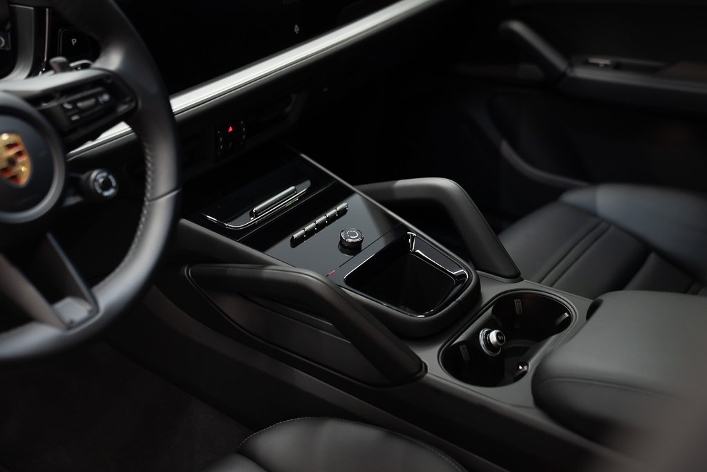 2024 Porsche Cayenne White Saint-Eustache - photo #17