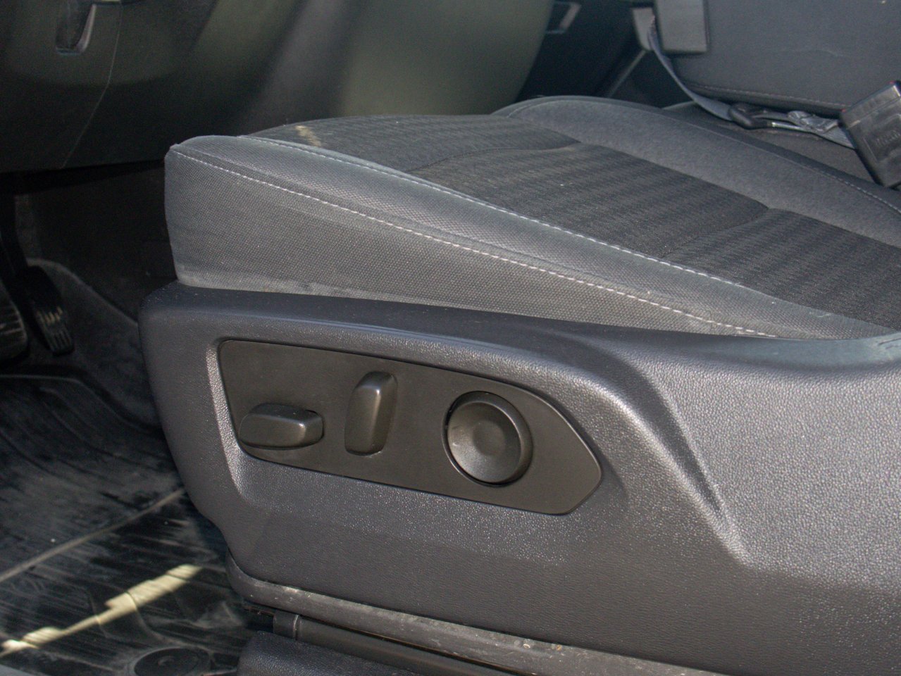 2023 GMC Sierra 1500 4WD Double Cab 147 SLE White Sherwood Park - photo #17