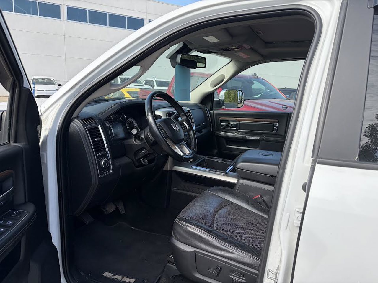 2015 Ram 2500 4WD Crew Cab 149 Laramie White Sherwood Park - photo #6