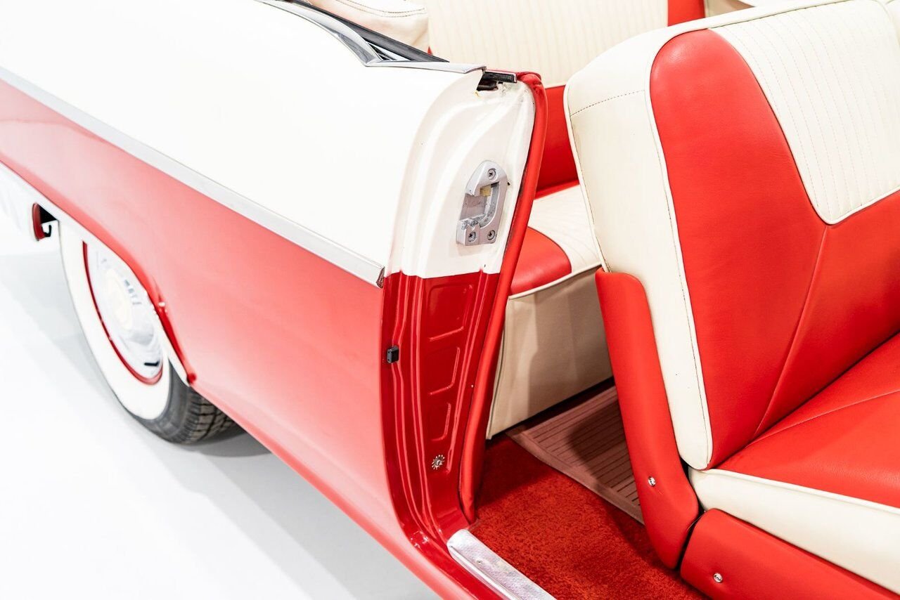 Pontiac Starchief **PRIX EN USD** Beautifully presented from former restoration 1955 Blanc Montréal - photo #69