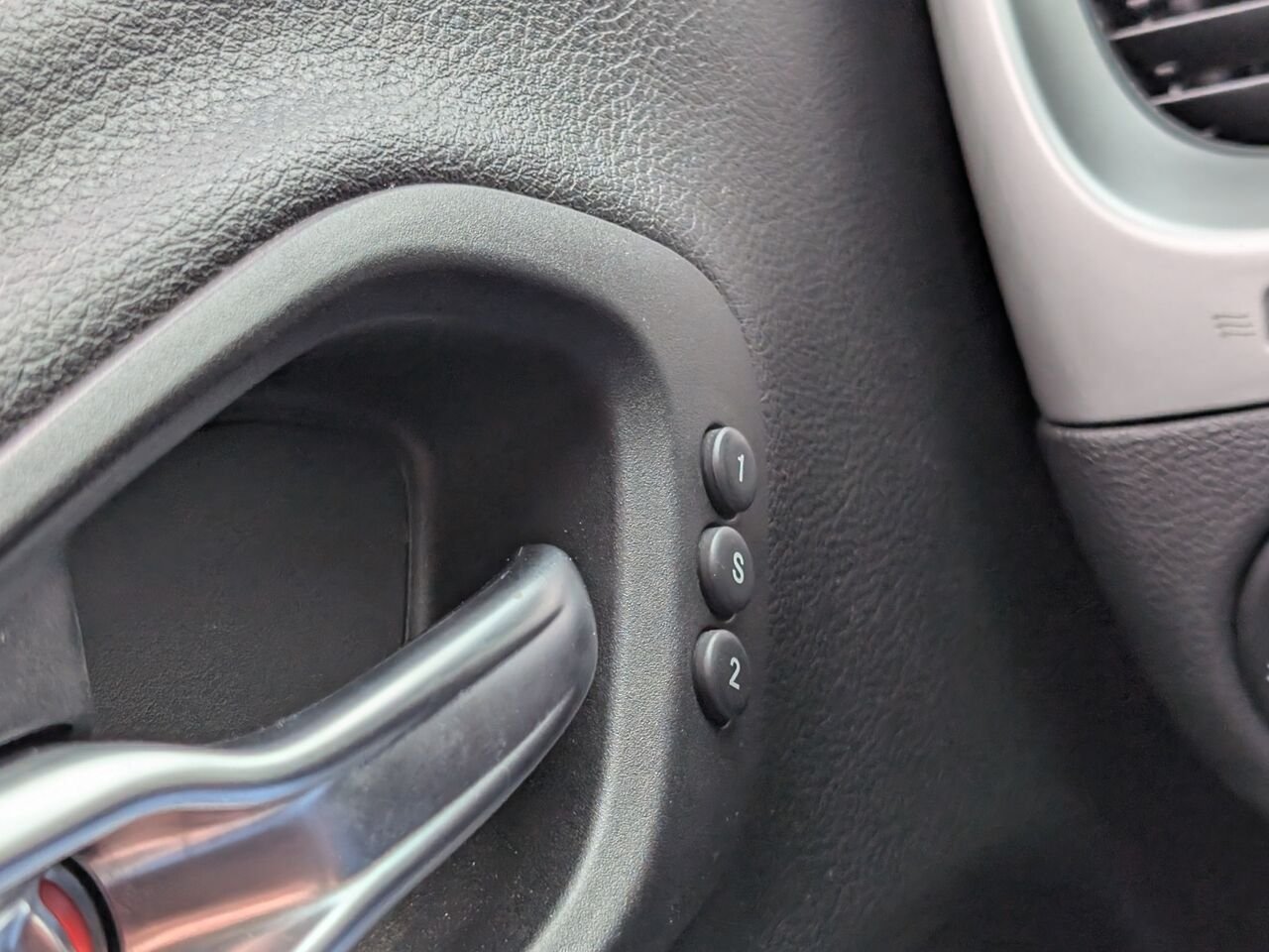 Jeep Cherokee Trailhawk/SIÈGES CHAUFFANTS ET VENTILLÉS/VOLANT CHAUFFANT/AC BIZONE 2017 Rouge Sherbrooke - photo #13