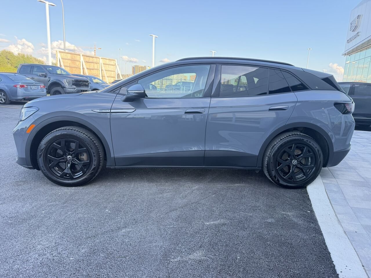 2024 Volkswagen ID.4 Pro S AWD Grey Laval - photo #1
