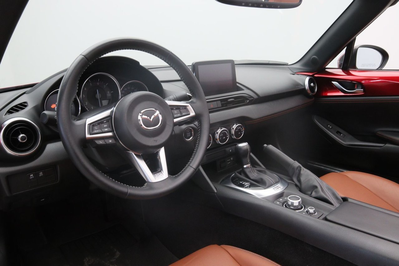 2023 Mazda MX-5 GT Red Baie-Comeau - photo #6