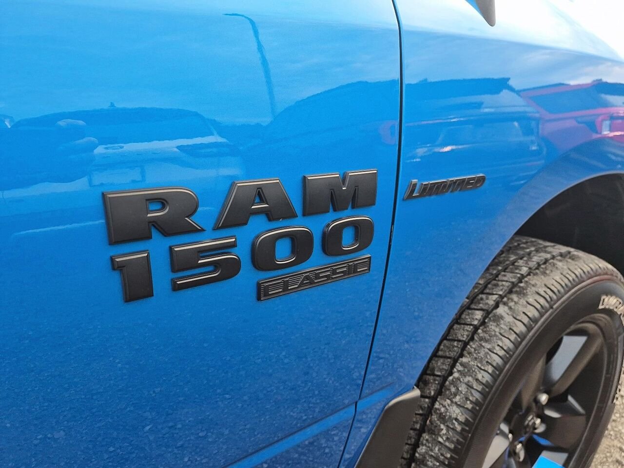 2022 Ram 1500 Classic Blue Saint-Jérôme - photo #5