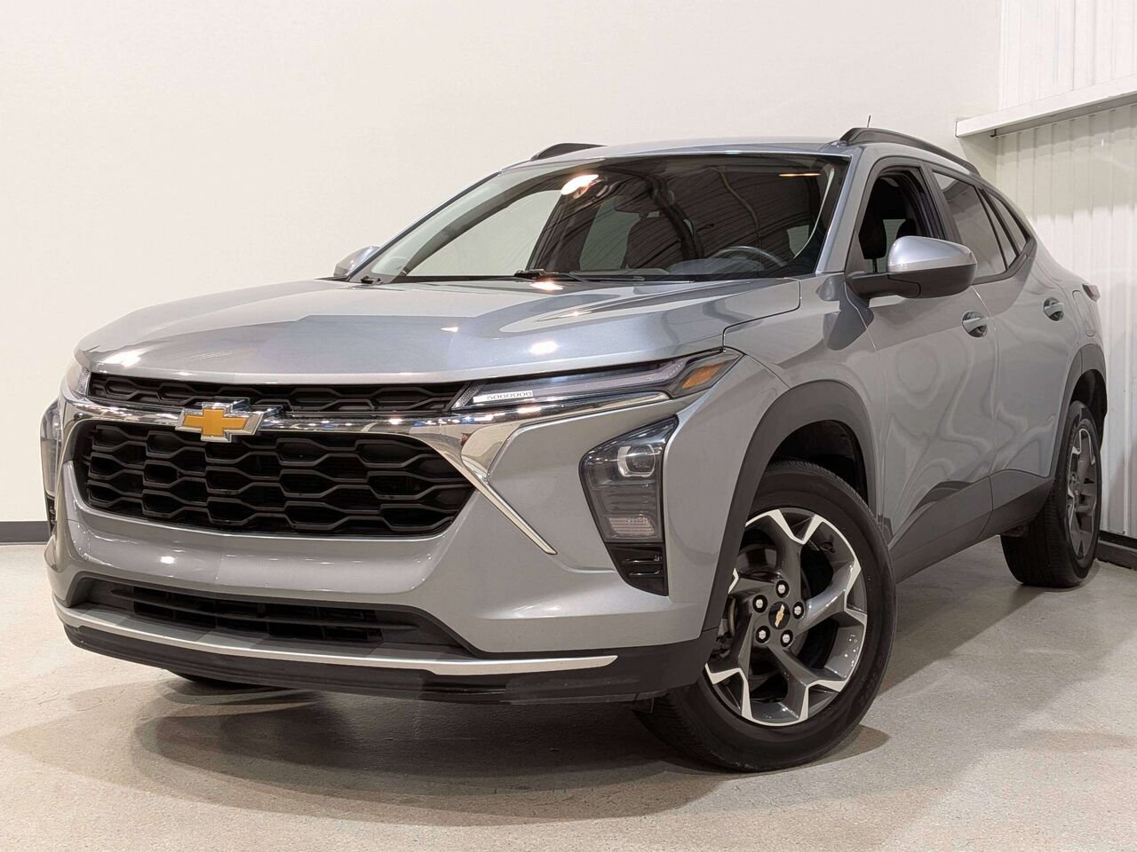 2025 Chevrolet Trax FWD 4dr LT Grey Val-David - photo #0