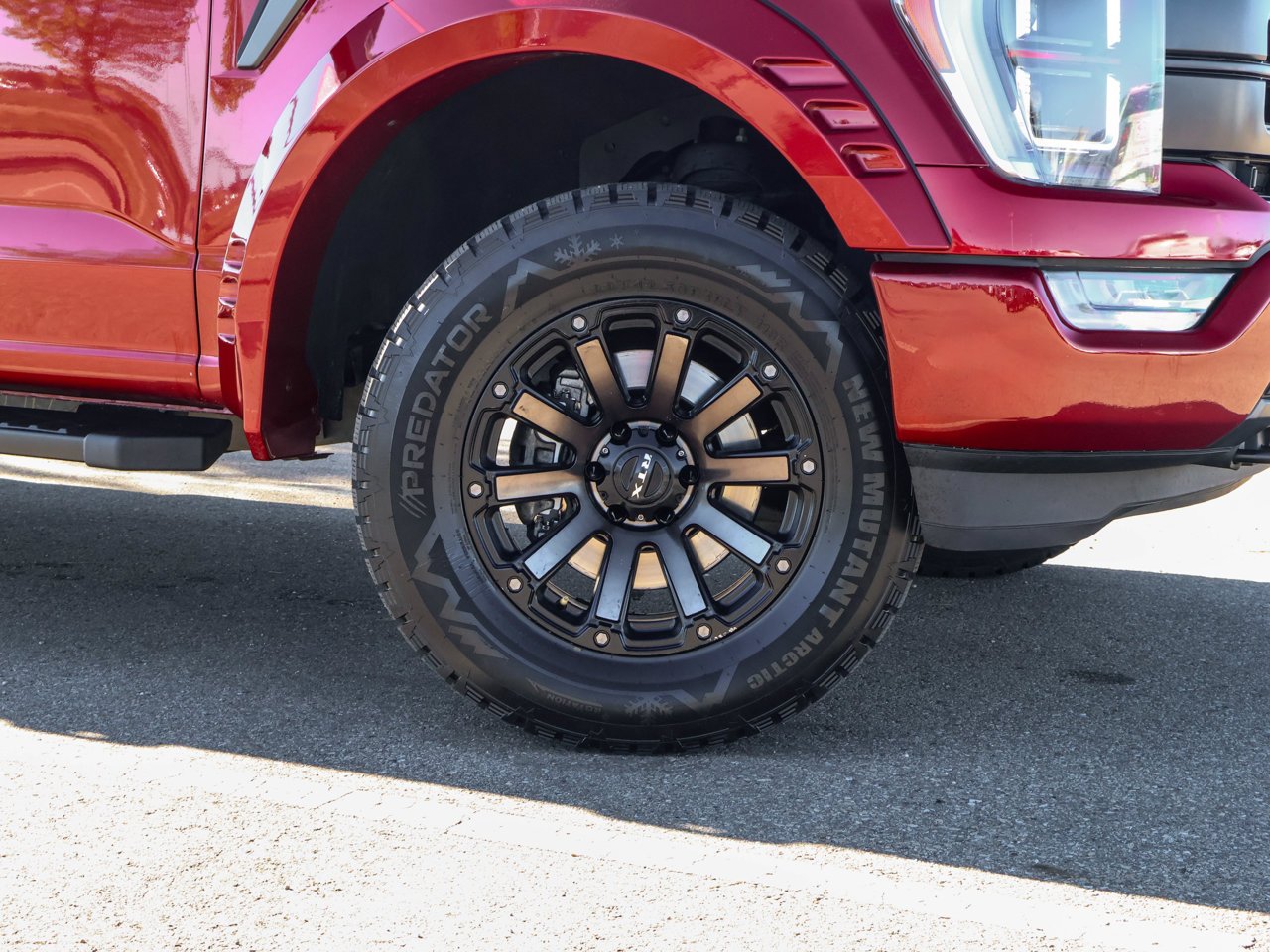 2021 Ford F-150 LARIAT 4WD SuperCrew 6.5' Box Red Sherwood Park - photo #10
