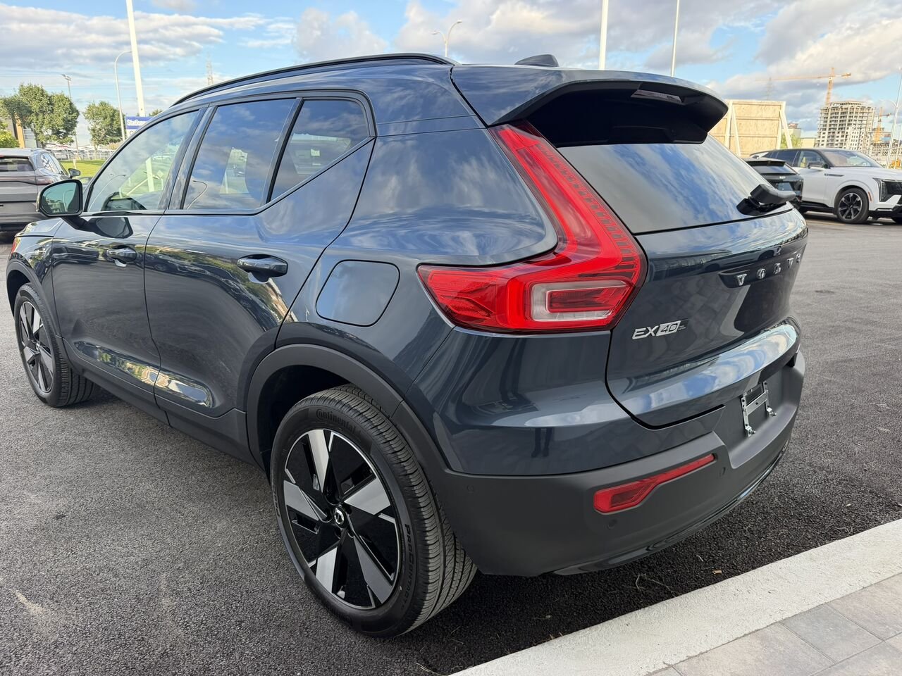 2026 Volvo EX40 PLUS DUAL MOTOR Blue Laval - photo #10