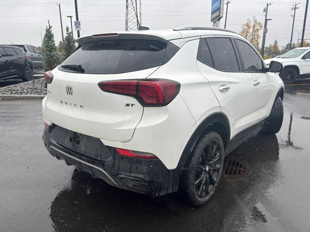 2024 Buick Encore GX AWD 4dr Sport Touring White Sherwood Park - photo #4