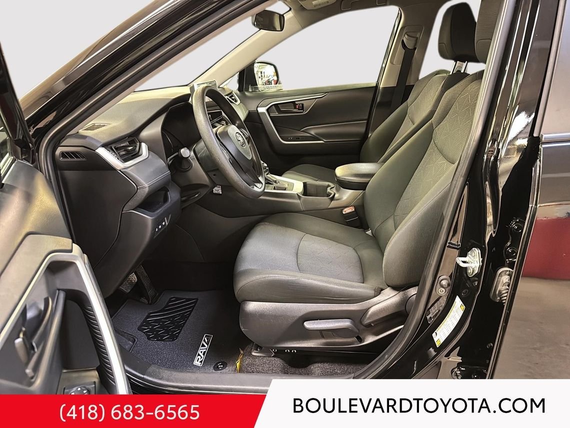 Toyota RAV4 531713-108 | LE 2024 Noir Québec - photo #18
