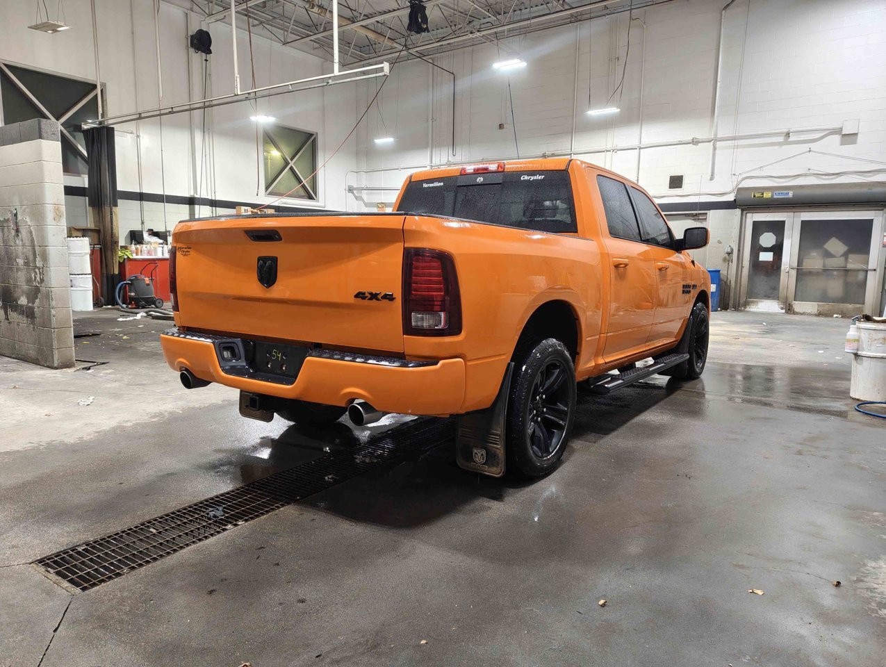 2017 Ram 1500 4WD Crew Cab 140.5 Sport Orange Sherwood Park - photo #5