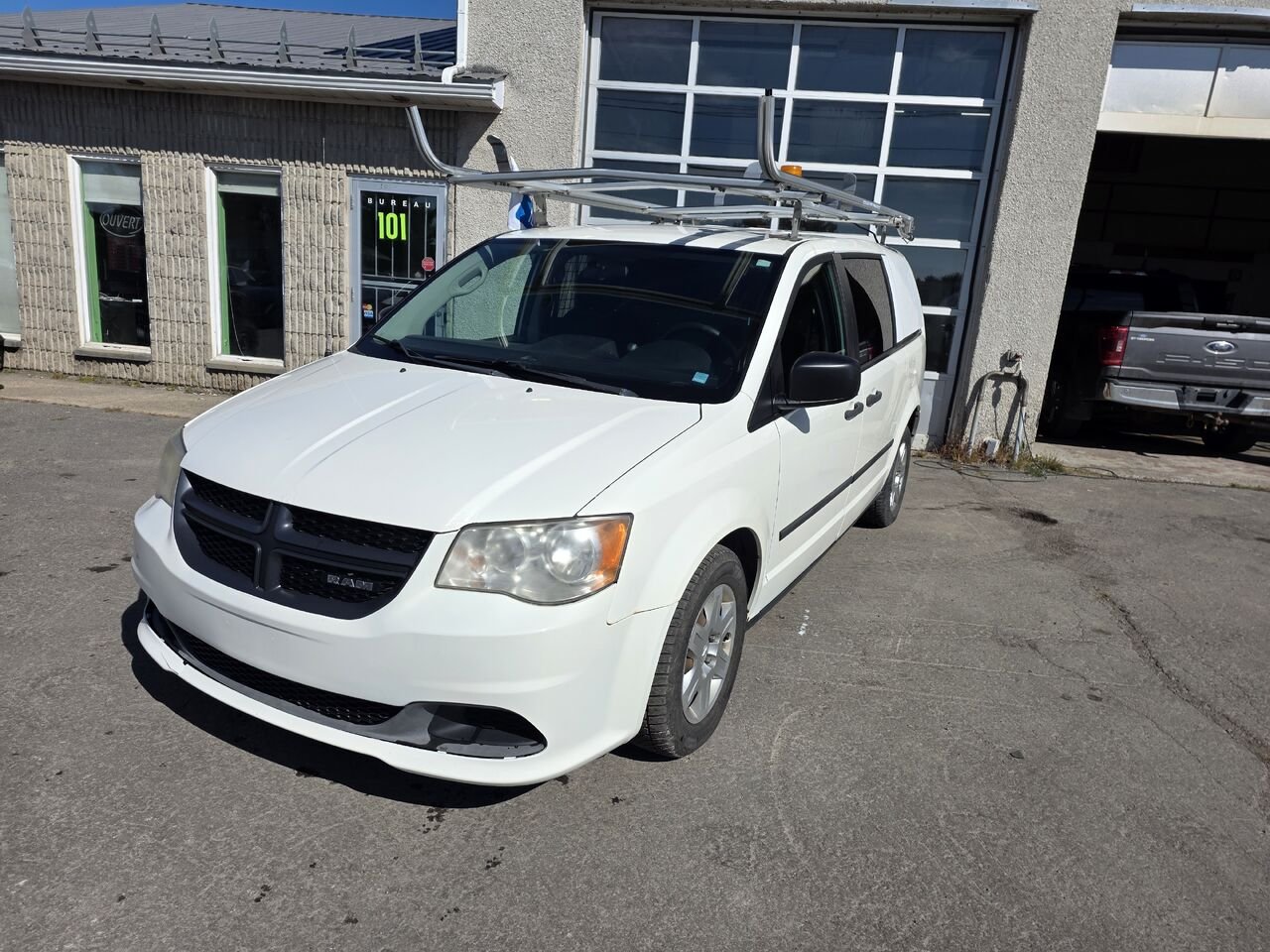 Ram Fourgon cargo 2013 Blanc Longueuil, - photo #0