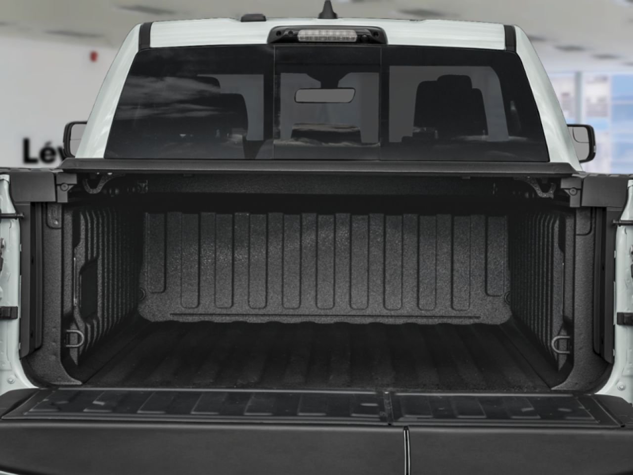 RAM 1500 26730 | Tungsten cabine d'équipe 4x4 caisse de 5 pi 7 po 2026 Triple couche nacrée ivoire Gatineau - photo #9