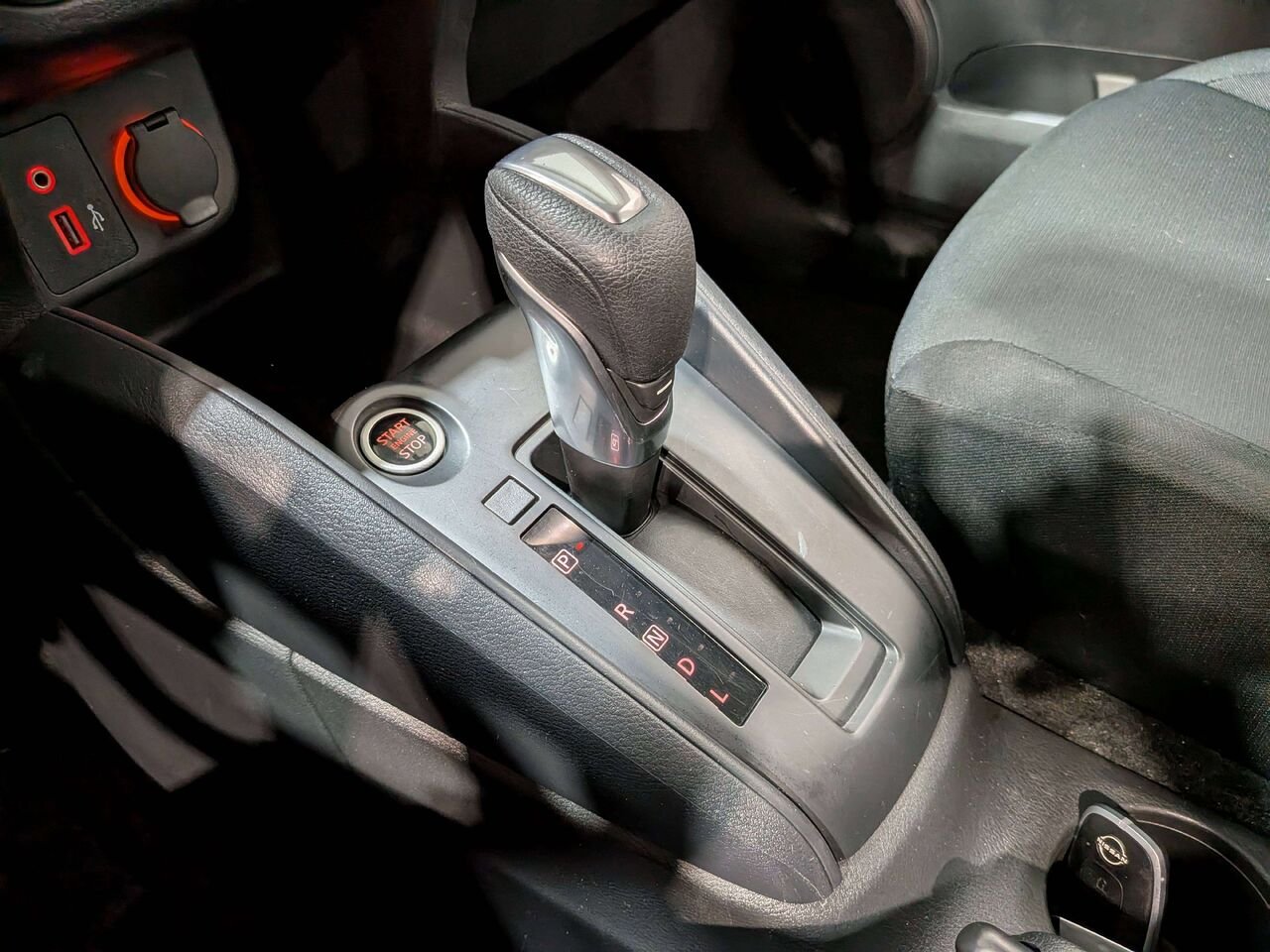 Nissan Kicks S FWD 2024 Gris Val-David - photo #25
