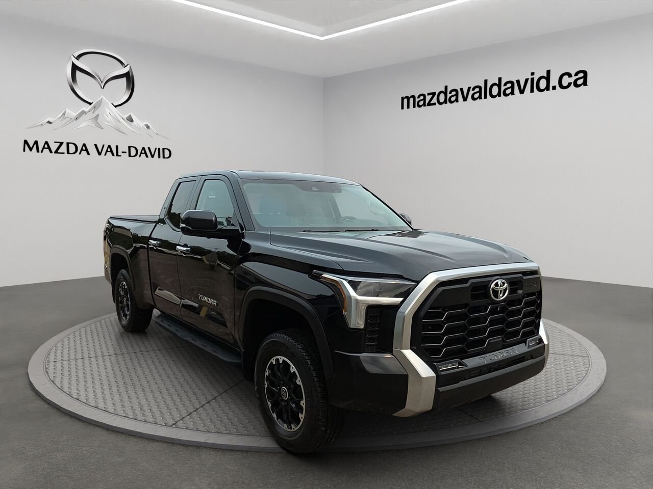 Toyota Tundra Limited Double Cab 4x4, Navigation, sièges ventilés, sièges en cuir 2022 Noir Val-David - photo #4