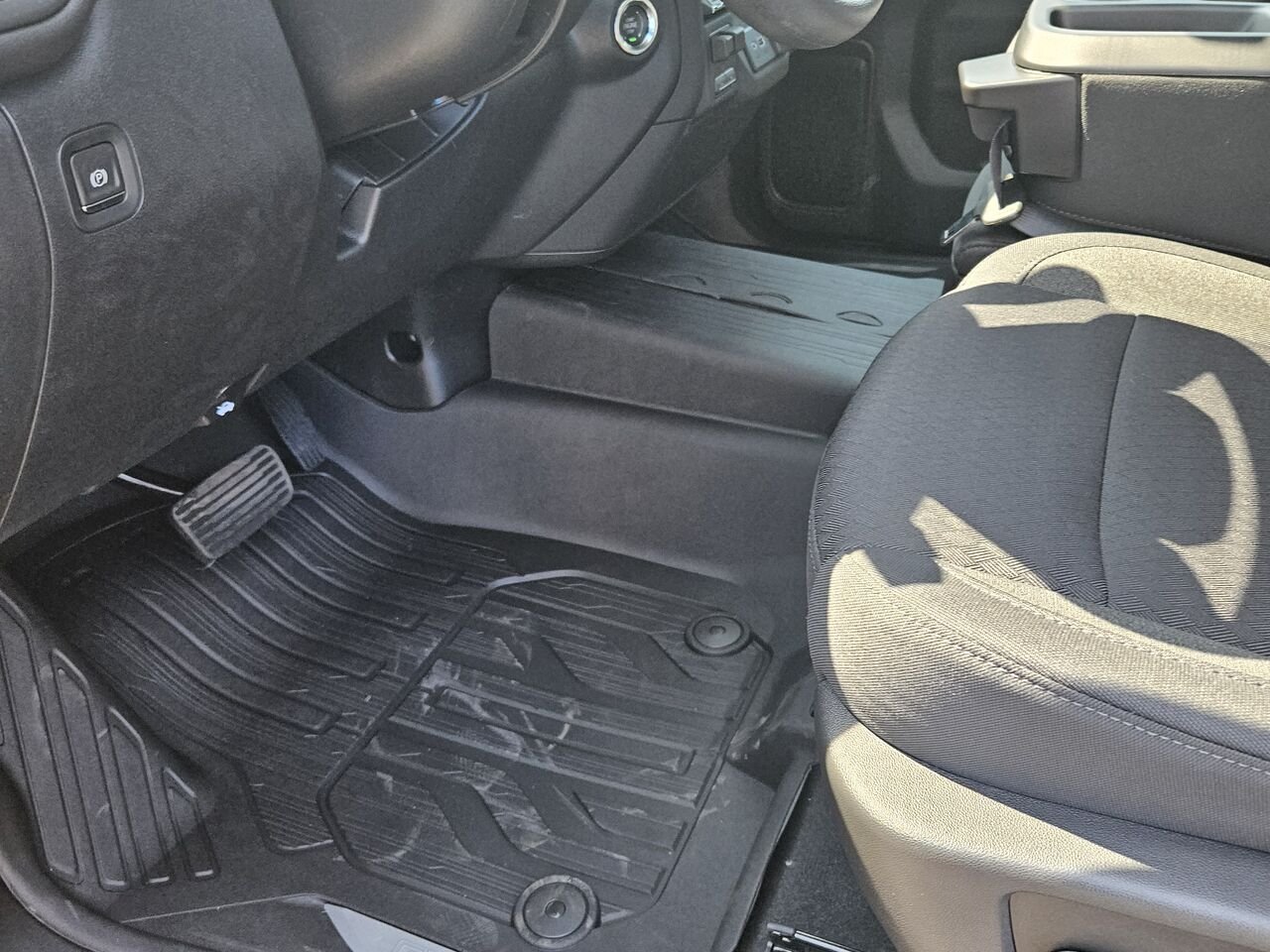 GMC Sierra 1500 Pro cabine multiplace 4RM 157 po 2026 Noir onyx Thetford Mines - photo #14