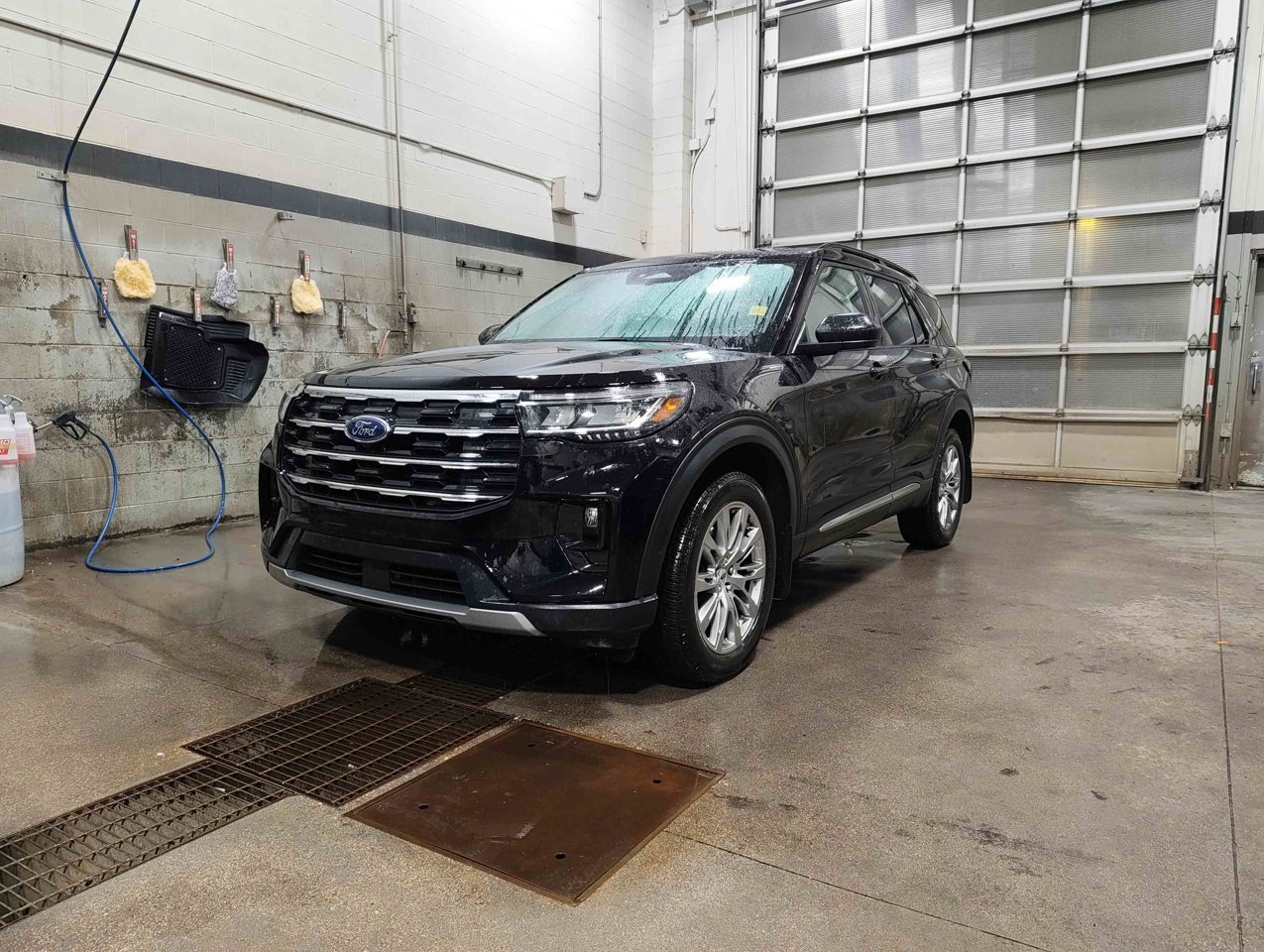 2025 Ford Explorer Active 4WD Black Sherwood Park - photo #3