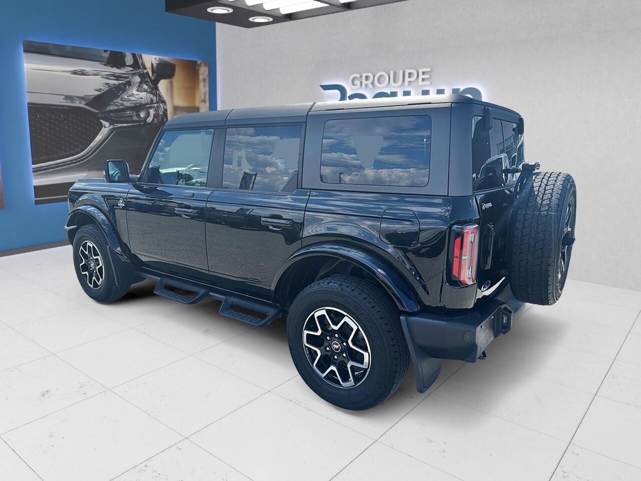 2023 Ford Bronco Black Rouyn-Noranda - photo #3