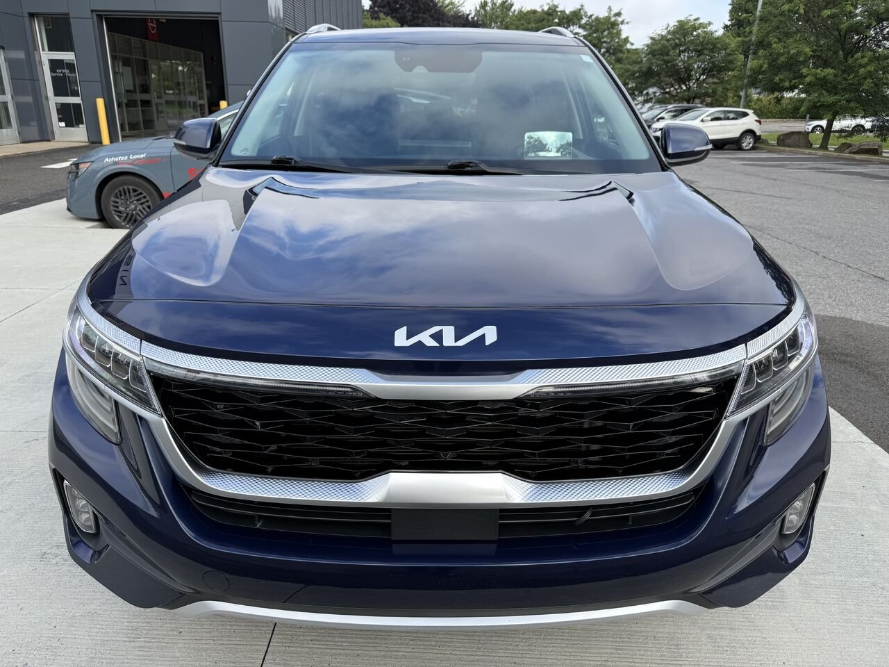 Kia Seltos SX Turbo TI avec intérieur noir 2023 Bleu Châteauguay - photo #8