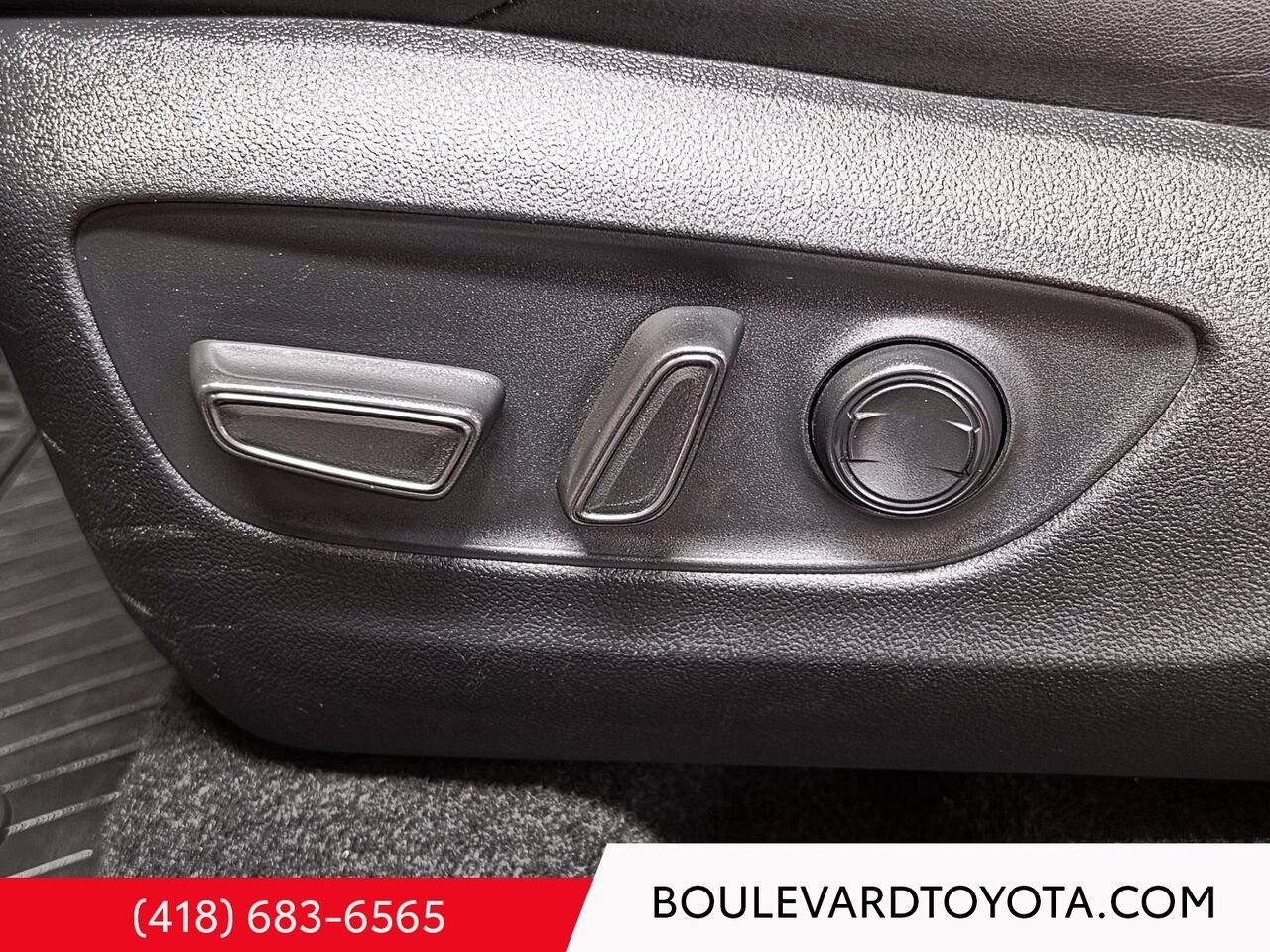 Toyota RAV4 100406A-79 | TRAIL, AWD 2024 Rouge Québec - photo #9