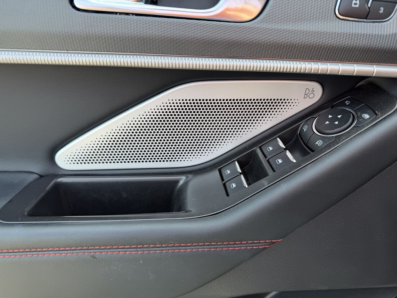 2026 Ford Explorer White Mont-Laurier - photo #17