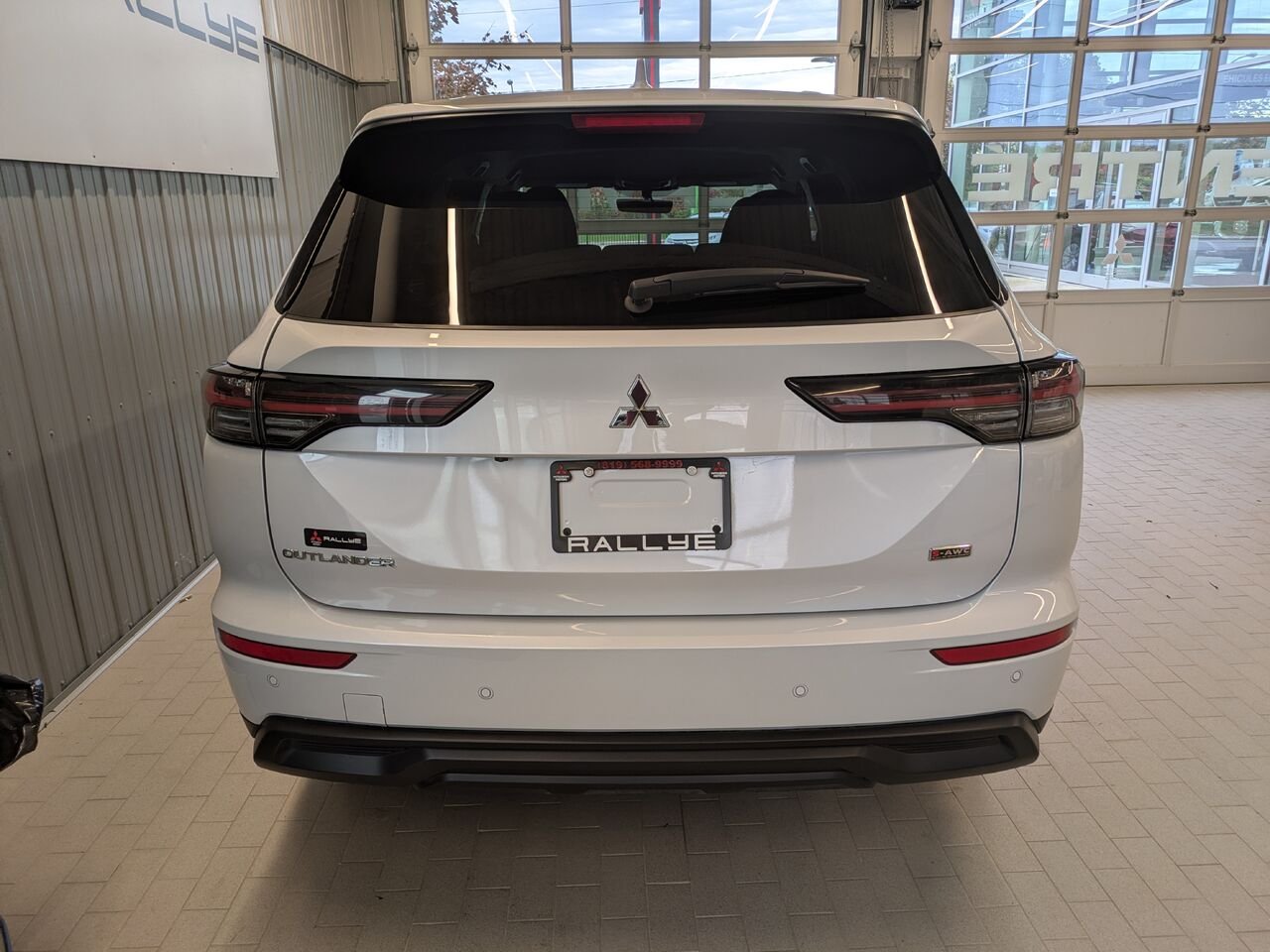 Mitsubishi Outlander 2025 Blanc Gatineau - photo #2