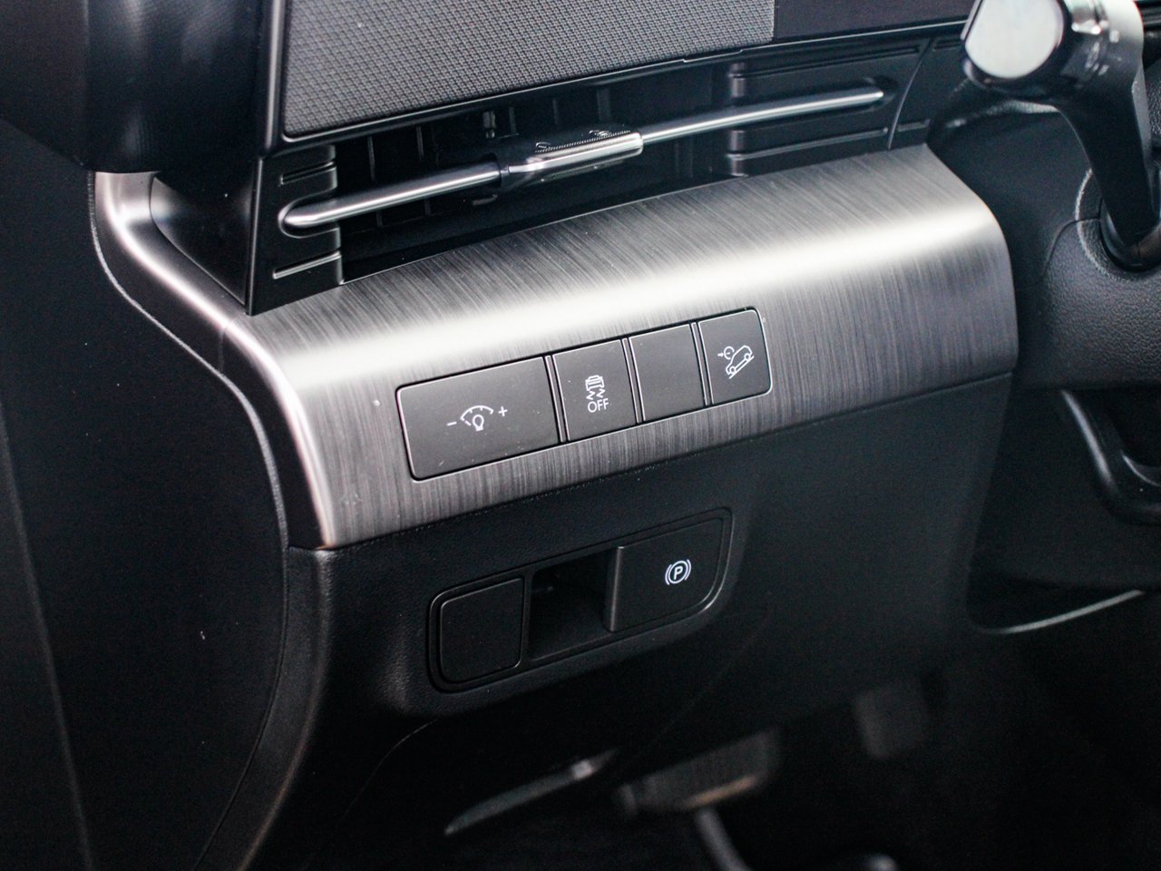 2024 Hyundai Kona 2.0L Preferred AWD Red Sherwood Park - photo #16