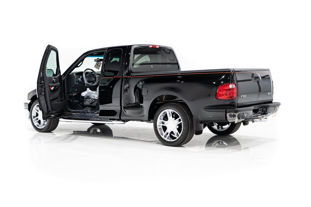 Ford F-150 Harley Davidson Edition In Delivery Packaging 2000 Noir Montréal - photo #76