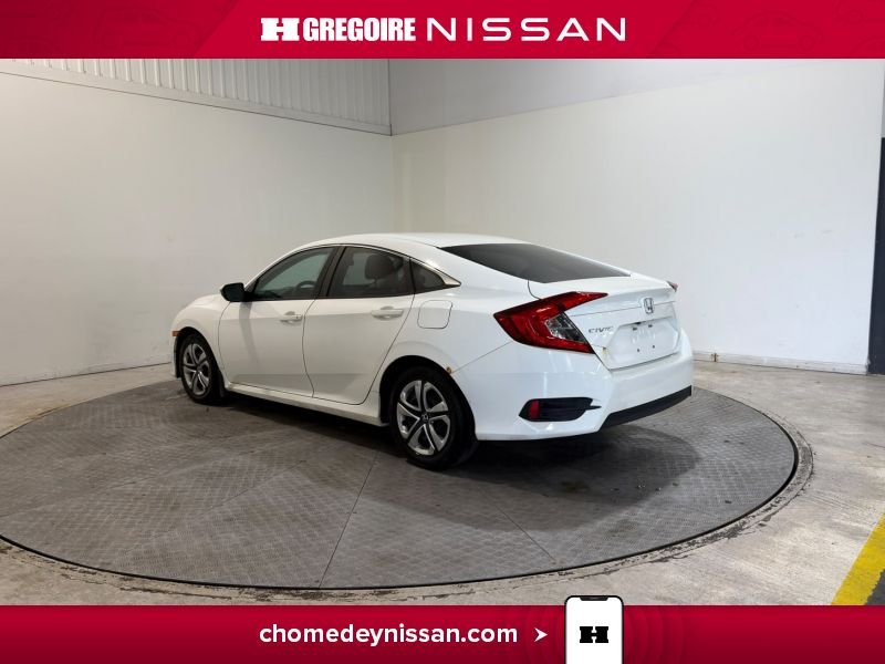 2017 Honda Civic White Laval - photo #5