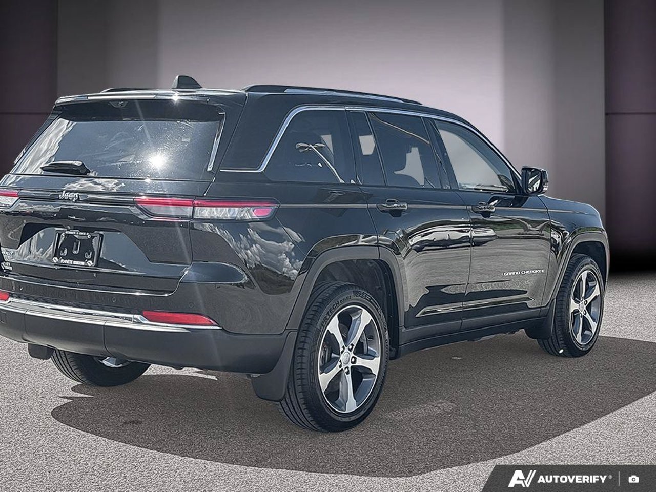 Jeep Grand Cherokee 4xe 1C4RJYB65N8746439 2022 Noir Mirabel - photo #4