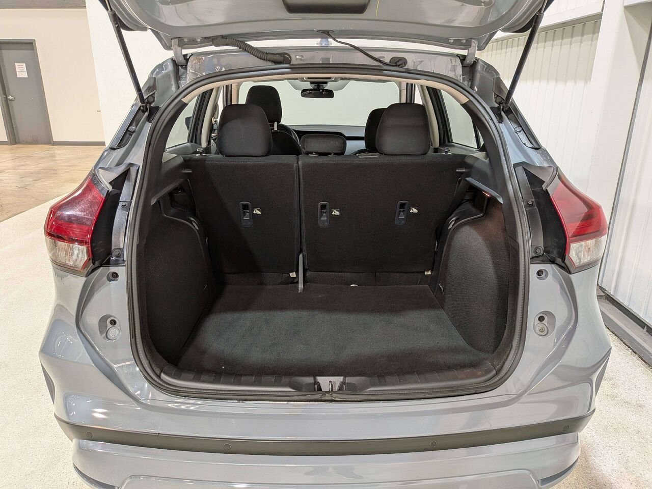 2024 Nissan Kicks S FWD Grey Val-David - photo #8