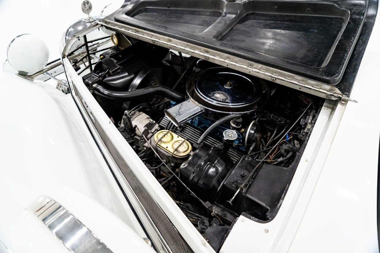 Phillips Motor Car Berlina Coupe Only 1 of 78 produced. Very rare | PRIX EN USD 1981 Blanc Montréal - photo #15