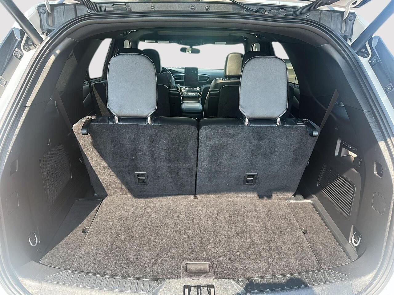 2024 Ford Explorer White Rouyn-Noranda - photo #5