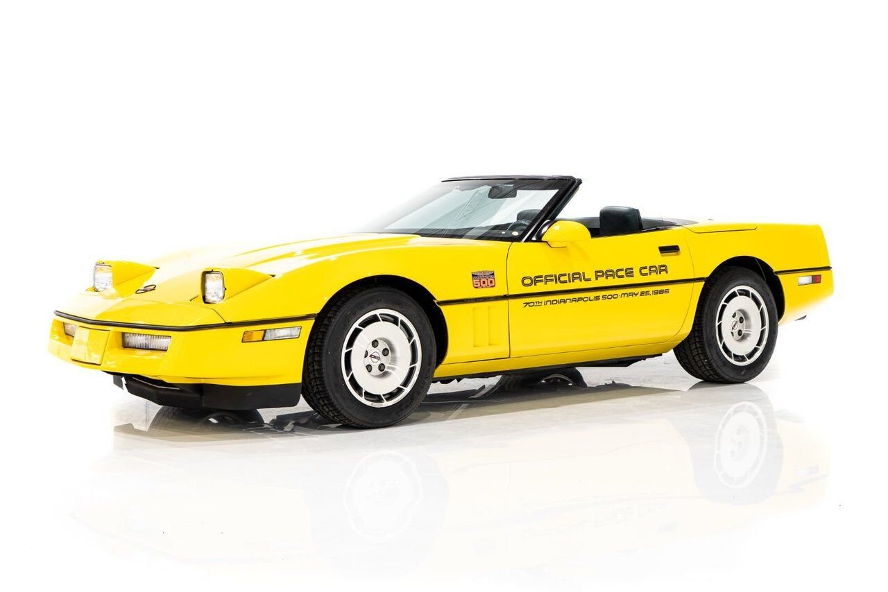 Chevrolet Corvette Pace Car livery with only 17,380km (10,800miles) 1986 Jaune Montréal - photo #0