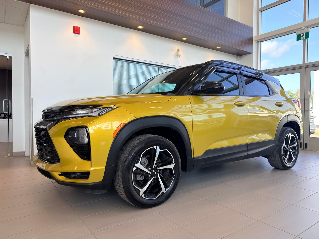 Chevrolet Trailblazer 2023 Jaune Notre-Dame-des-Prairies - photo #1