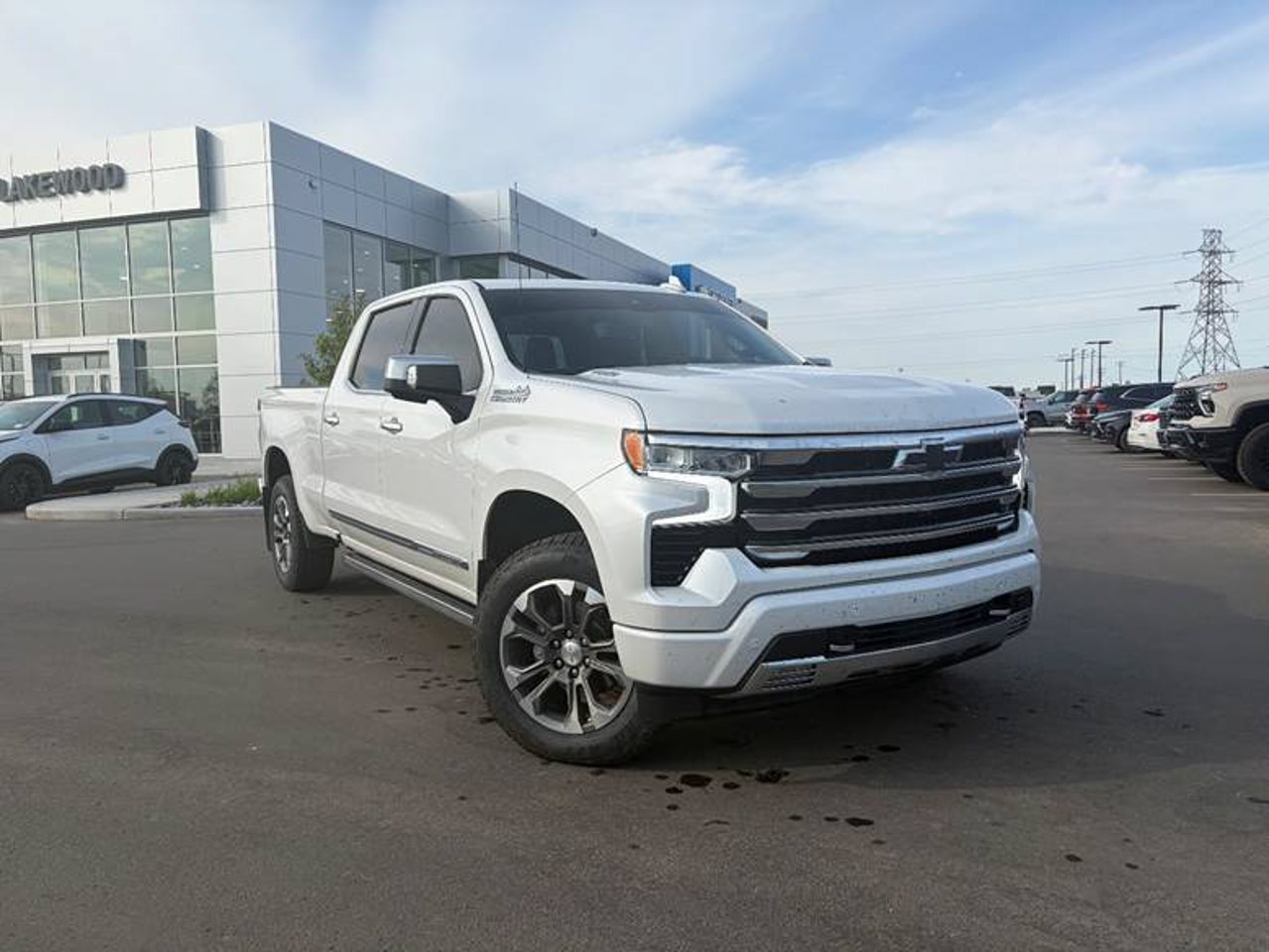 2024 Chevrolet Silverado 1500 4WD Crew Cab 147 High Country White Sherwood Park - photo #1