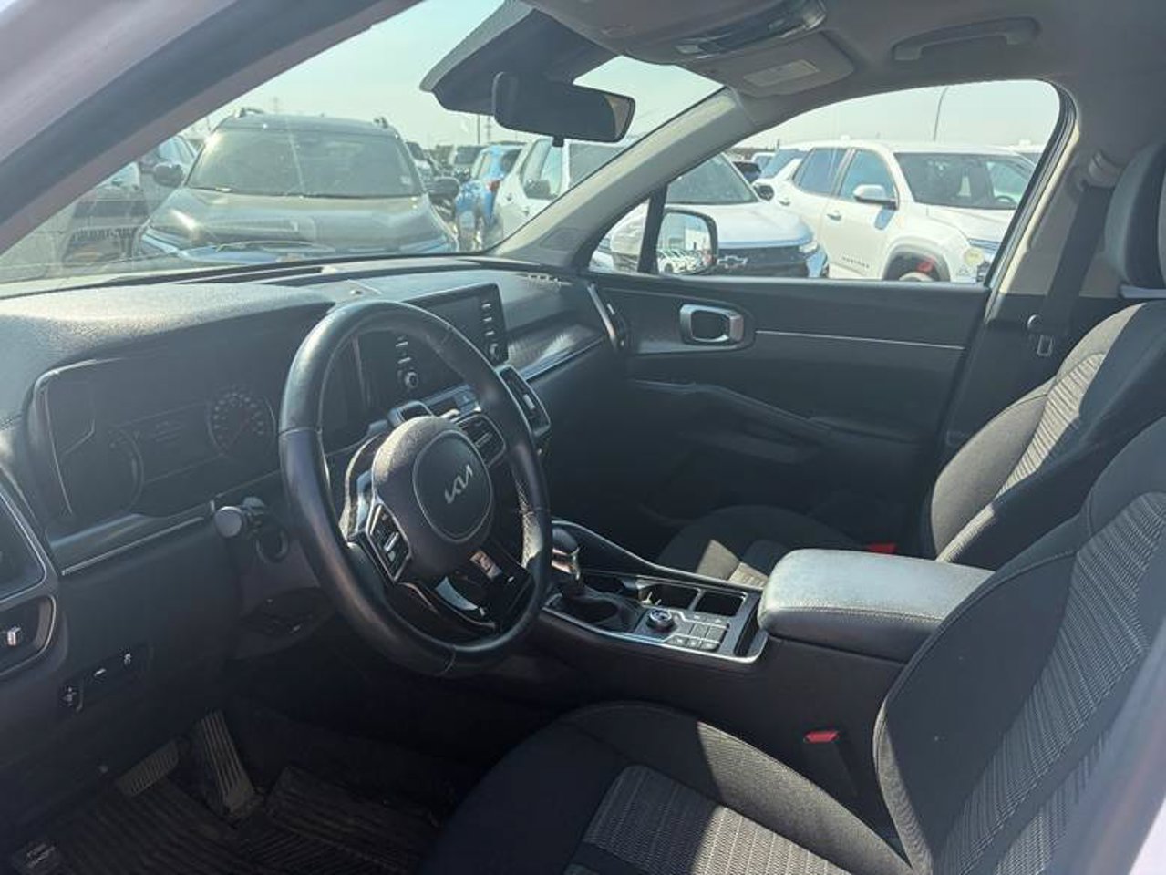 2022 Kia Sorento LX+ AWD White Sherwood Park - photo #6