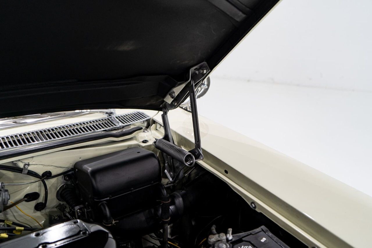 Pontiac Bonneville *PRICE IN USD* Fuel injected 347/315HP 1 of 630 produced 1957 Blanc Montréal - photo #61