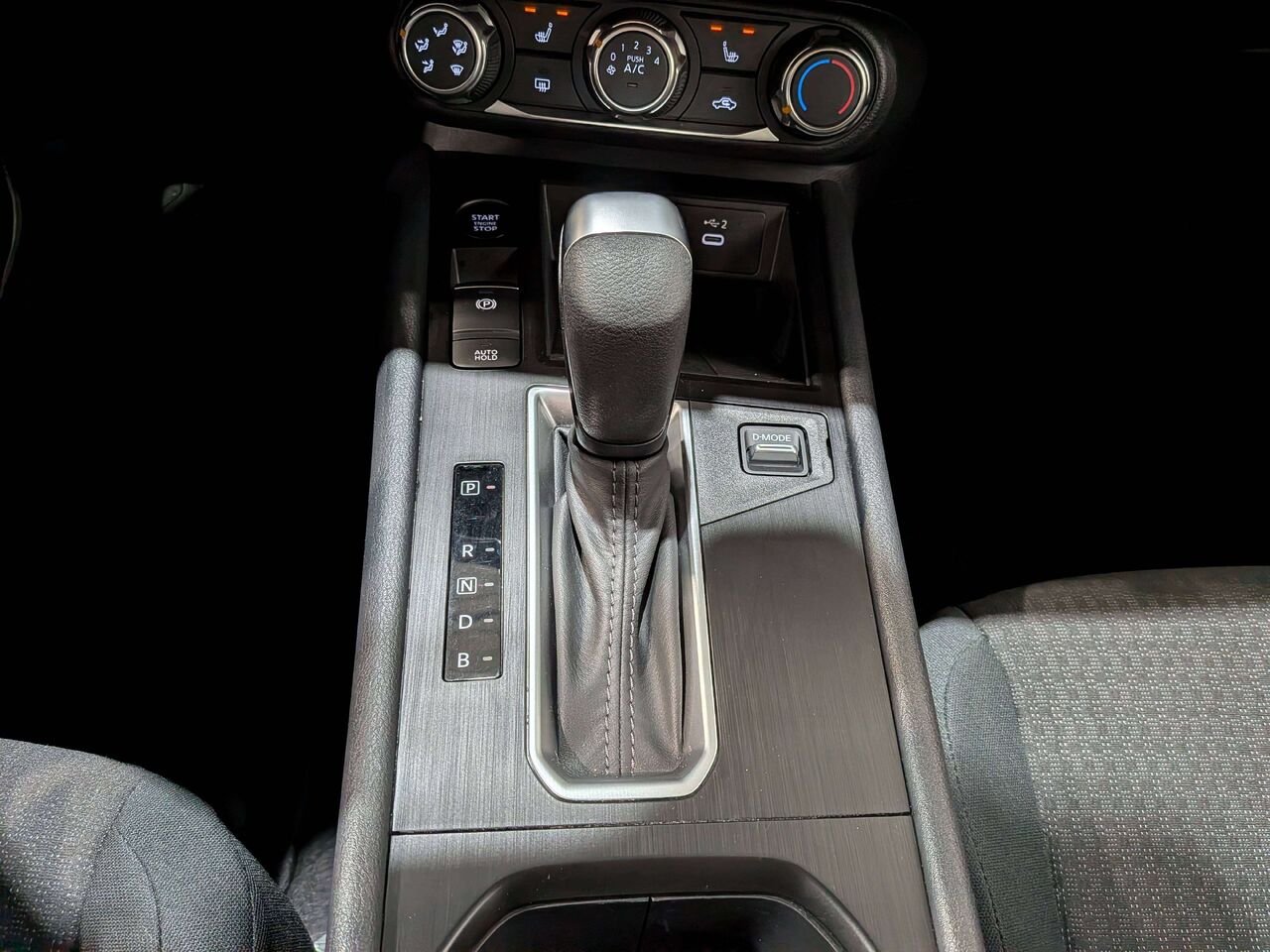 2026 Nissan Kicks S AWD White Val-David - photo #28