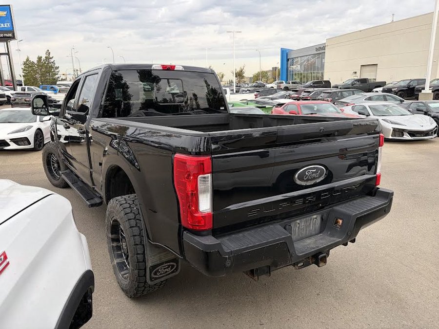 2019 Ford Super Duty F-350 SRW LARIAT Ultimate Sport FX4 6.7L Powerstroke | Navigation Black