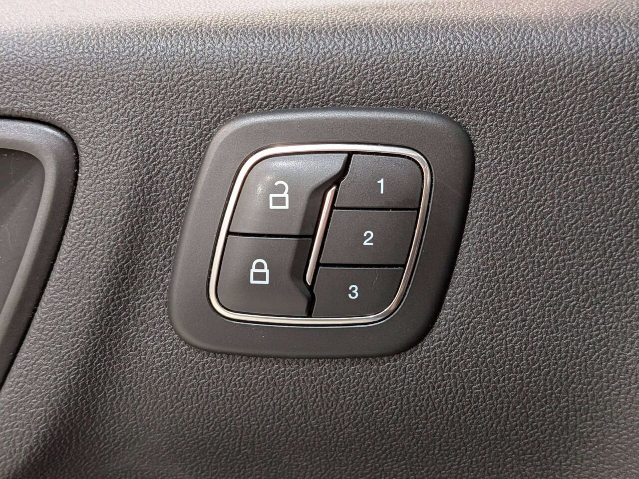 2022 Ford Escape Titanium Plug-In Hybrid FWD Grey Val-David - photo #35