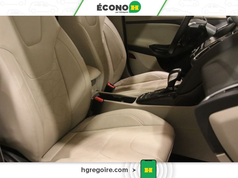 2018 Ford Focus White Laval - photo #25