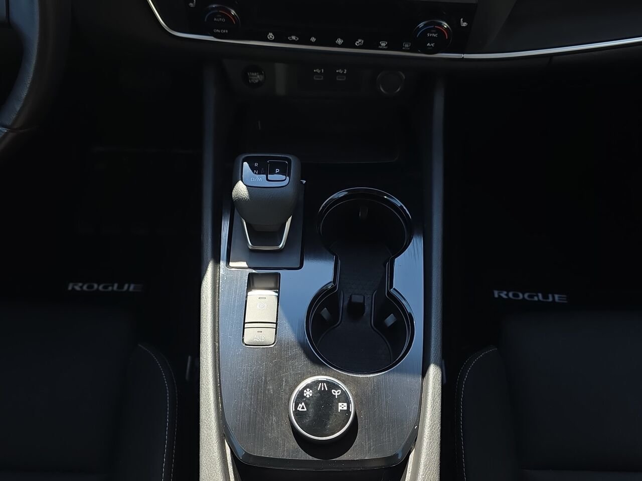Nissan Rogue S TI AWD, Cruise control, Sièges chauffant, écran tactile 2024 Noir Val-David - photo #11