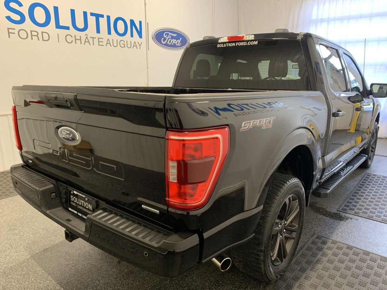 2022 Ford F-150 XLT cabine SuperCrew 4RM caisse de 5,5 pi Black Châteauguay - photo #9