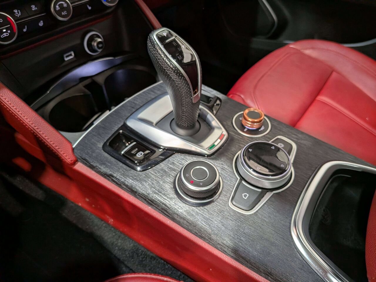 2020 Alfa Romeo Stelvio AWD Black Val-David - photo #29