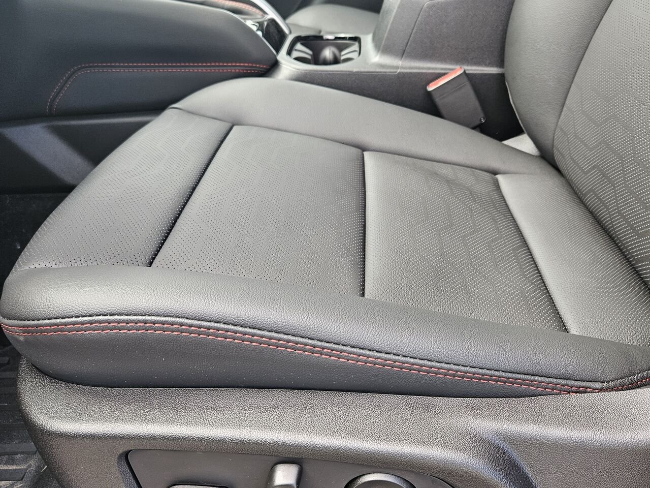 Chevrolet Colorado Z71 cabine multiplace 4RM 2026 NOIR Thetford Mines - photo #14
