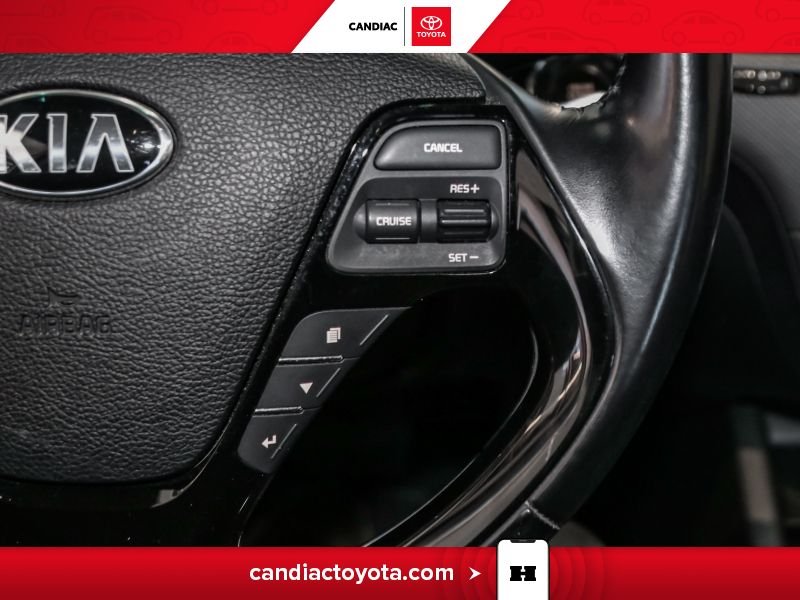 2017 Kia Forte White Laval - photo #22